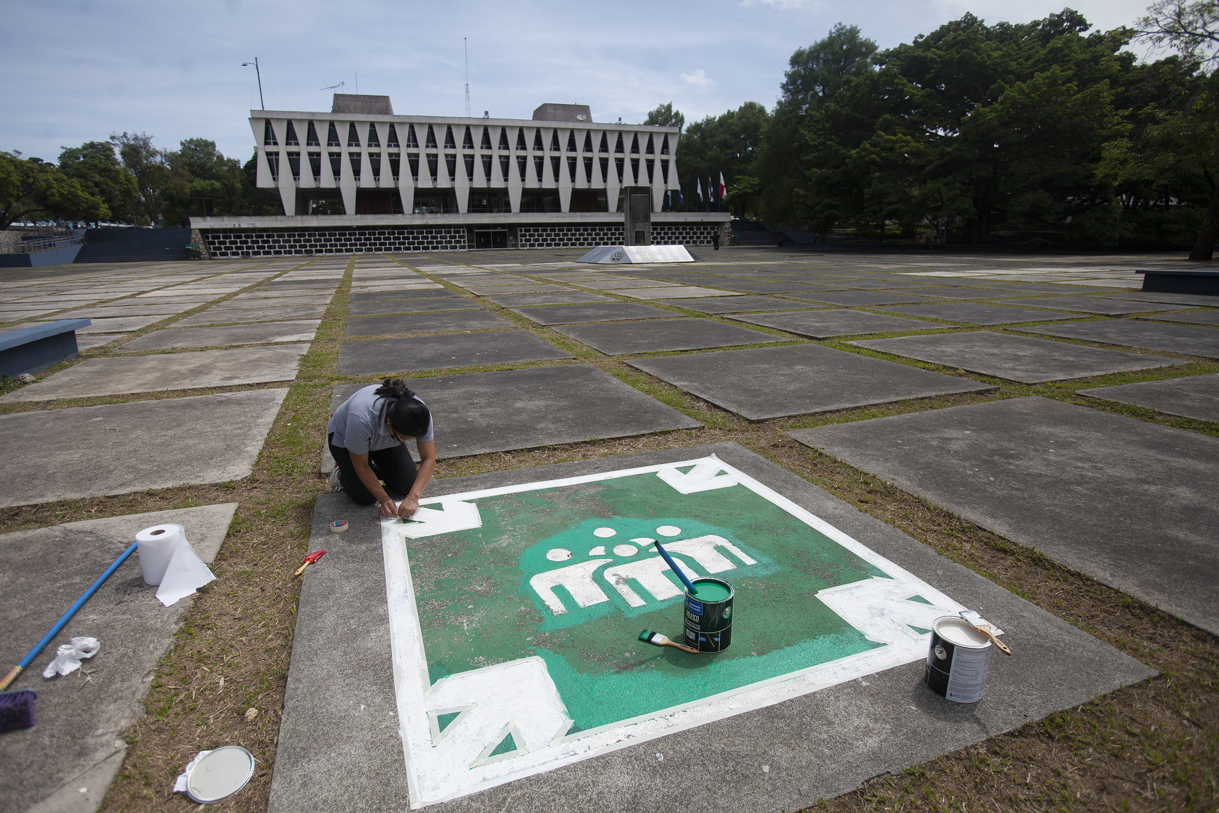 Continúan las contrataciones anómalas en la Usac 🧐